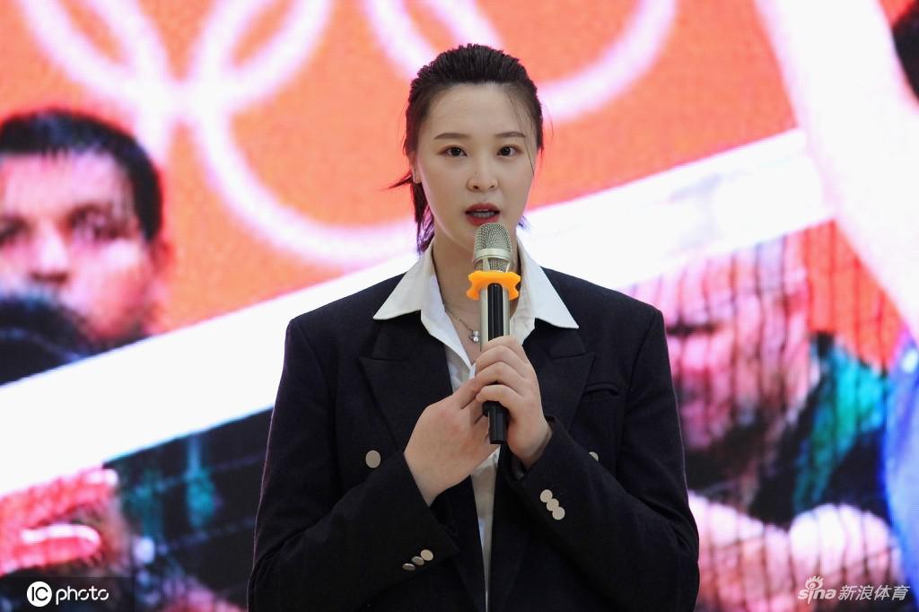 惠若琪怀孕后首次现身厦门 依旧元气满满