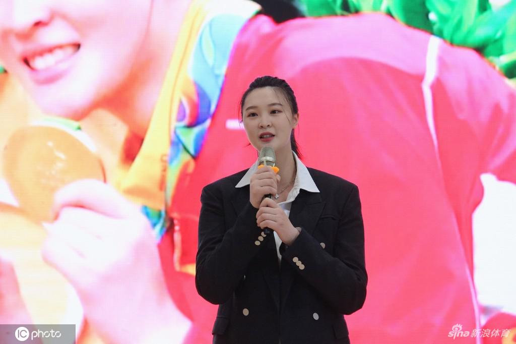 惠若琪怀孕后首次现身厦门 依旧元气满满