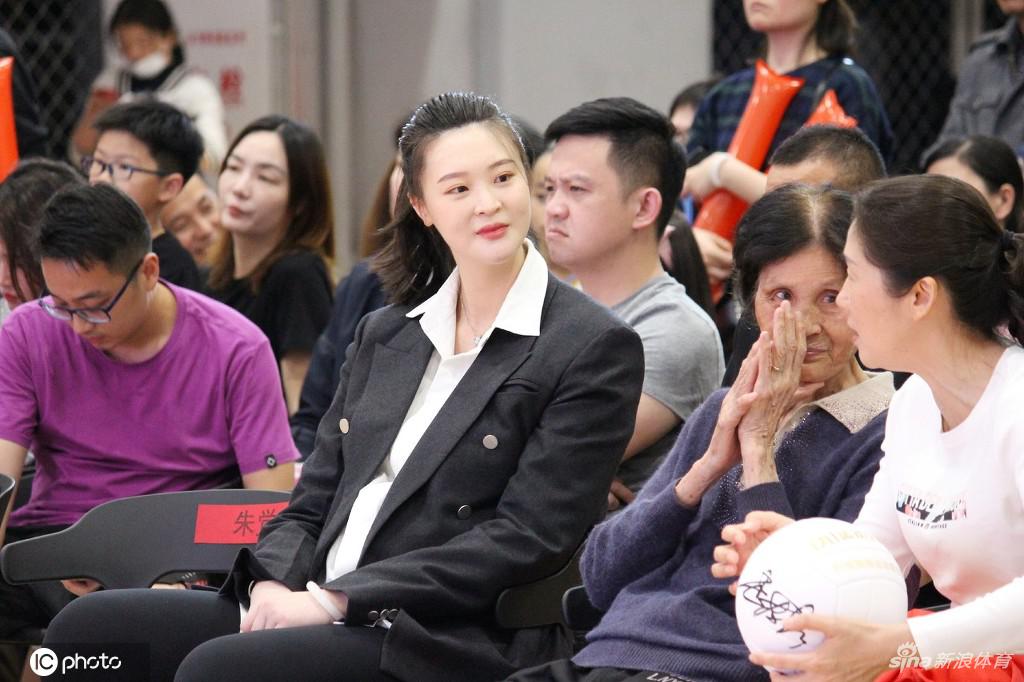 惠若琪怀孕后首次现身厦门 依旧元气满满