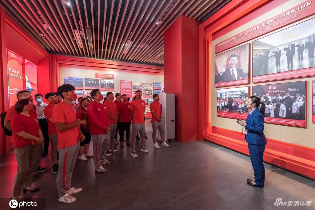 喜迎建党百年！海港队在一大会址进行党建活动