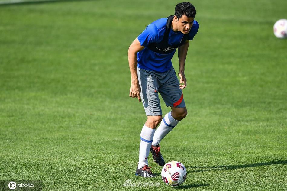 上海申花大连集训 积极训练迎接中超重启