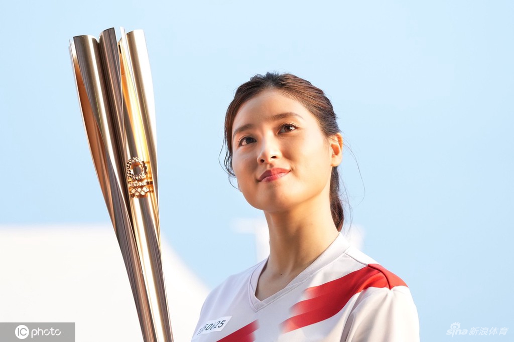奥运火炬于东京传递第6日 女星土屋太凤参加传递