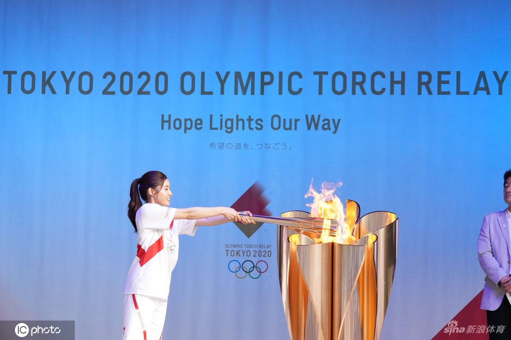 奥运火炬于东京传递第6日 女星土屋太凤参加传递