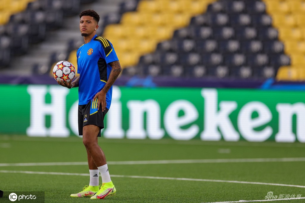 曼联备战训练欧冠小组赛 C罗桑乔吸引眼球