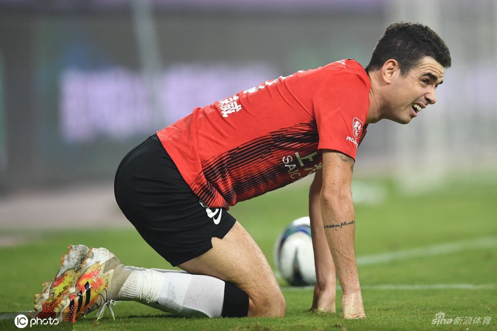 海港队长奥斯卡训练中受伤骨折 康复需六周