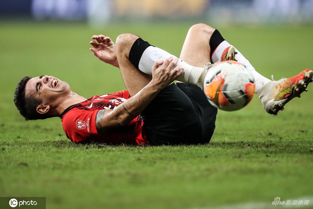海港队长奥斯卡训练中受伤骨折 康复需六周