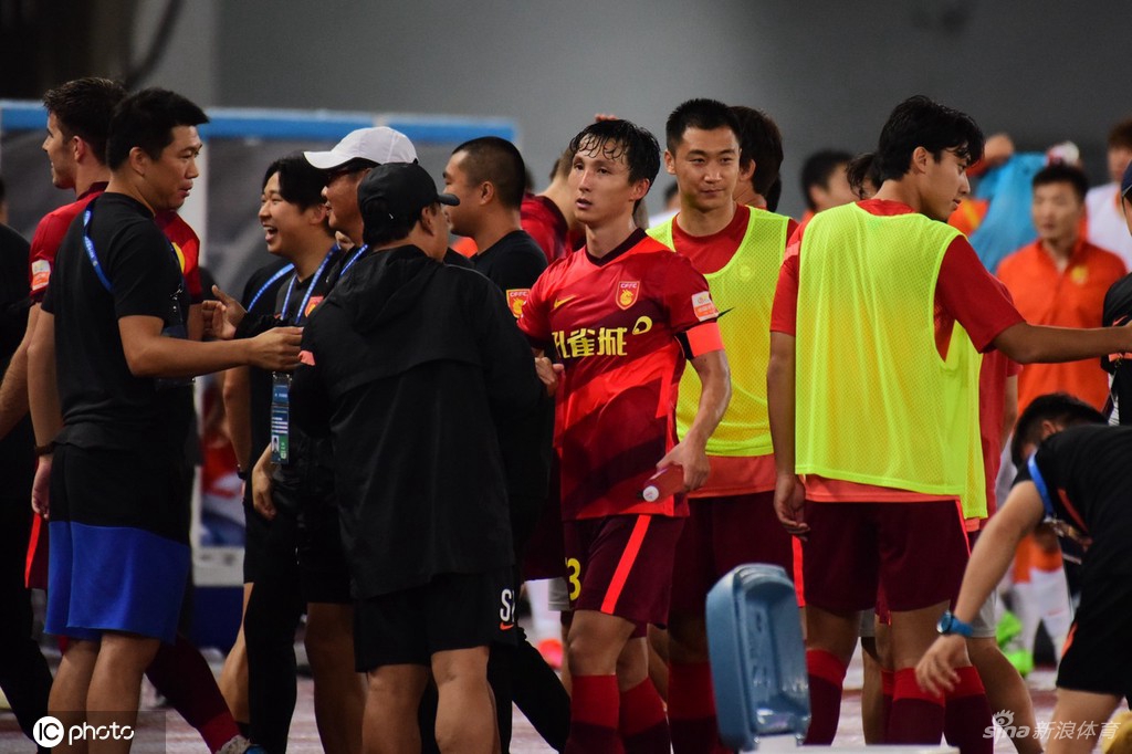 河北足球俱乐部发布停工休假通知