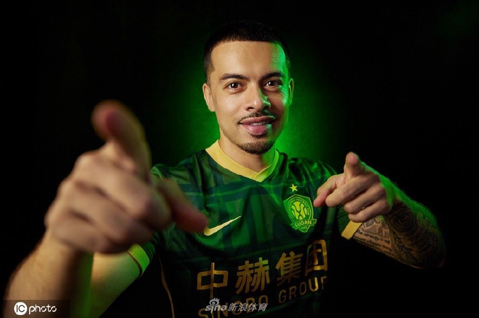 北京国安球队色主题创意写真