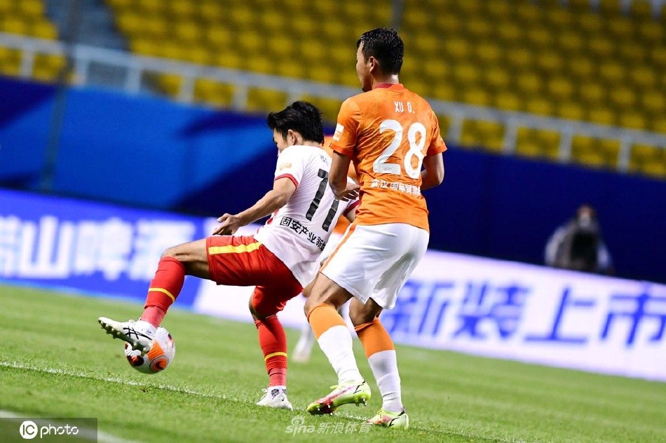 [中超]武汉长江2-1河北队