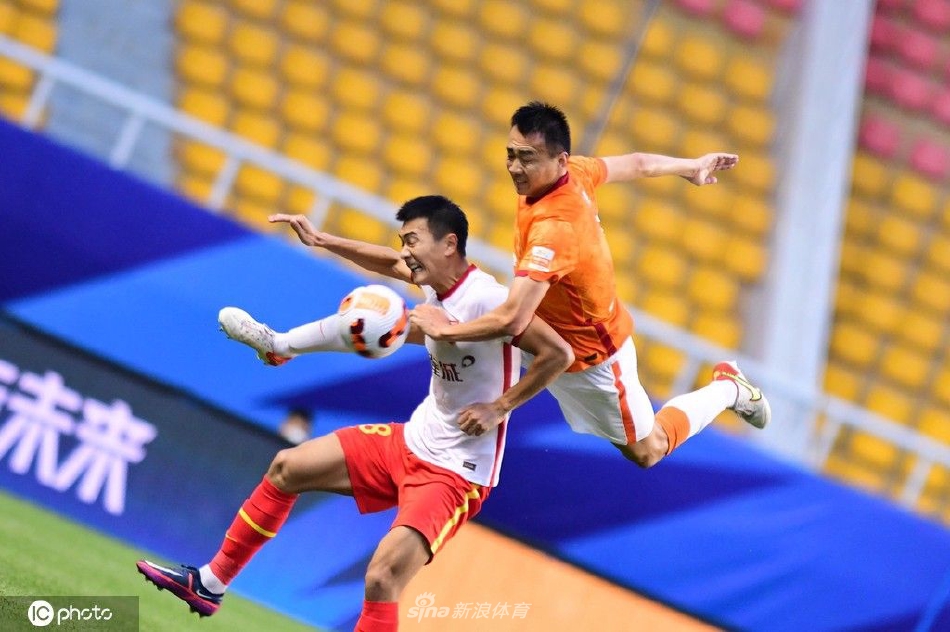 [中超]武汉长江2-1河北队