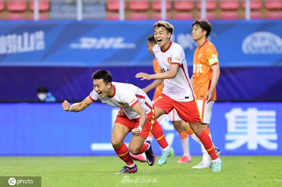 [中超]武汉长江2-1河北队