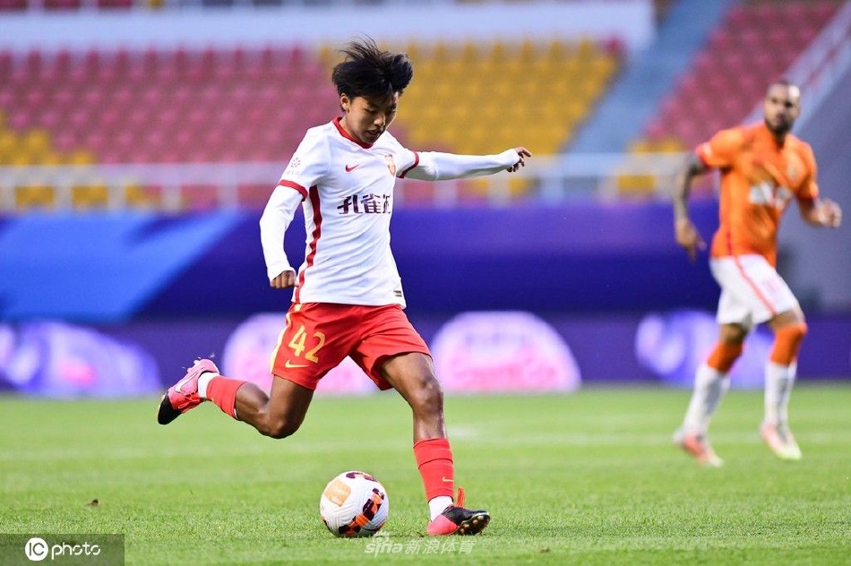 [中超]武汉长江2-1河北队