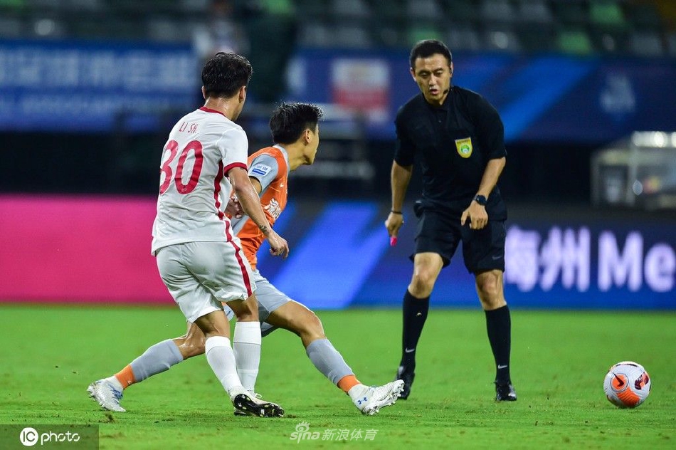 [中超]深圳队1-2梅州客家