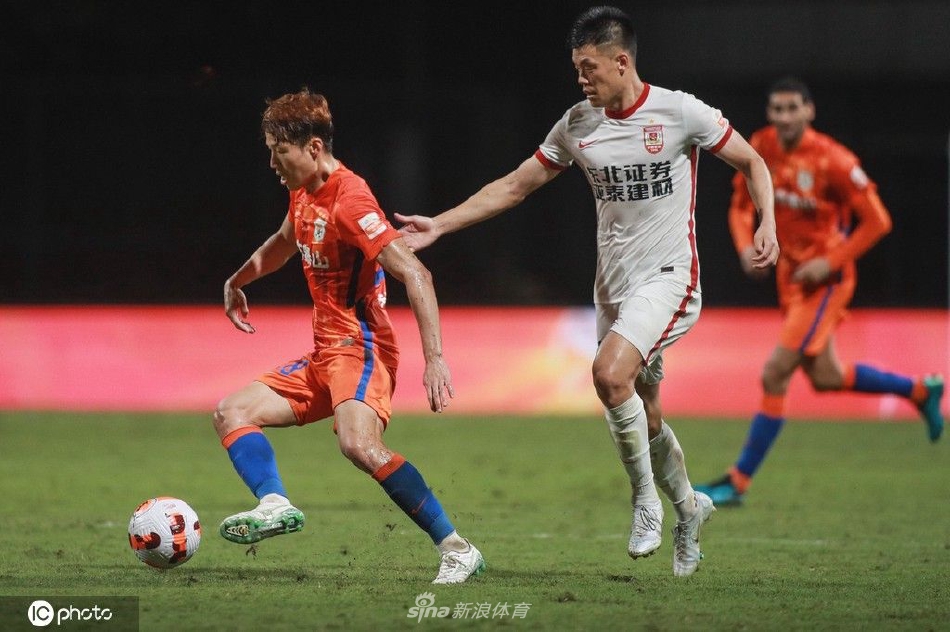 [中超]山东泰山4-0长春亚泰