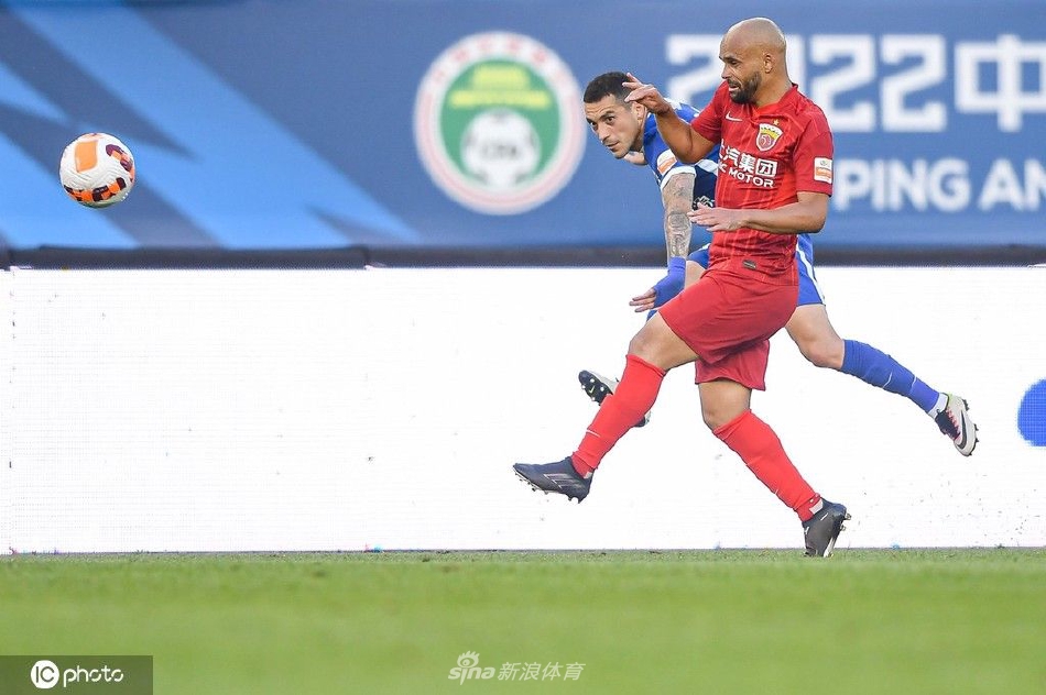 [中超]武汉三镇2-1上海海港