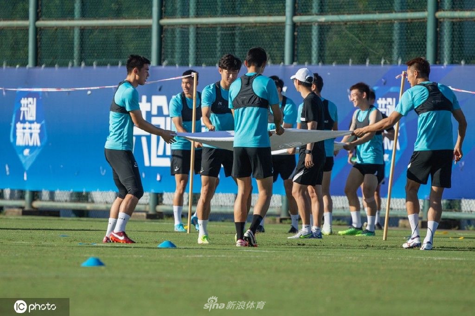 大连人备战训练