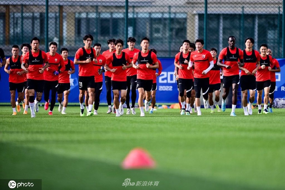 上海海港备战训练