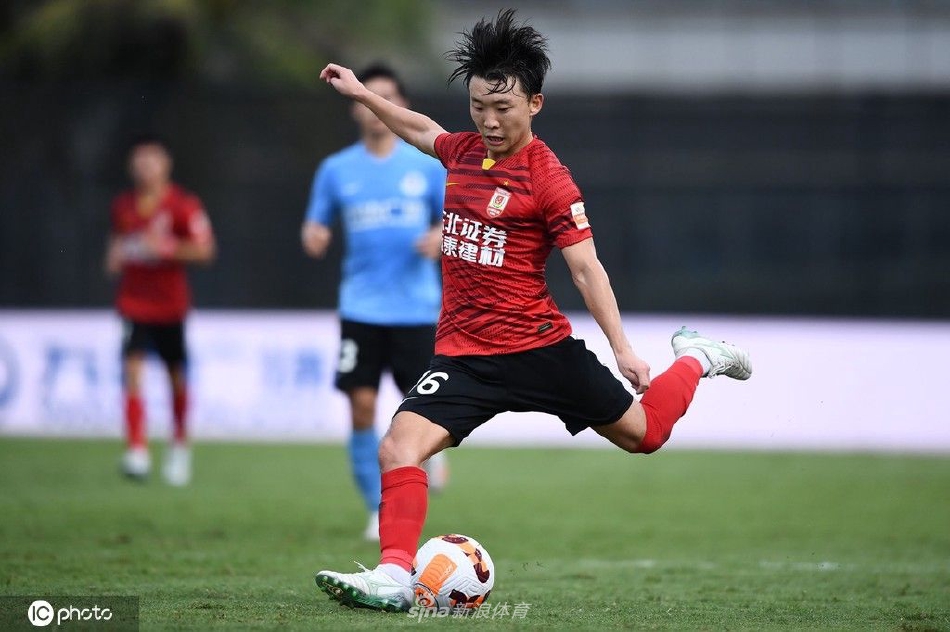 [中超]大连人2-2长春亚泰