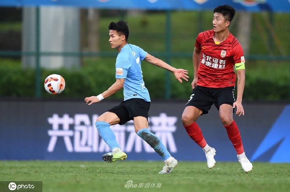 [中超]大连人2-2长春亚泰