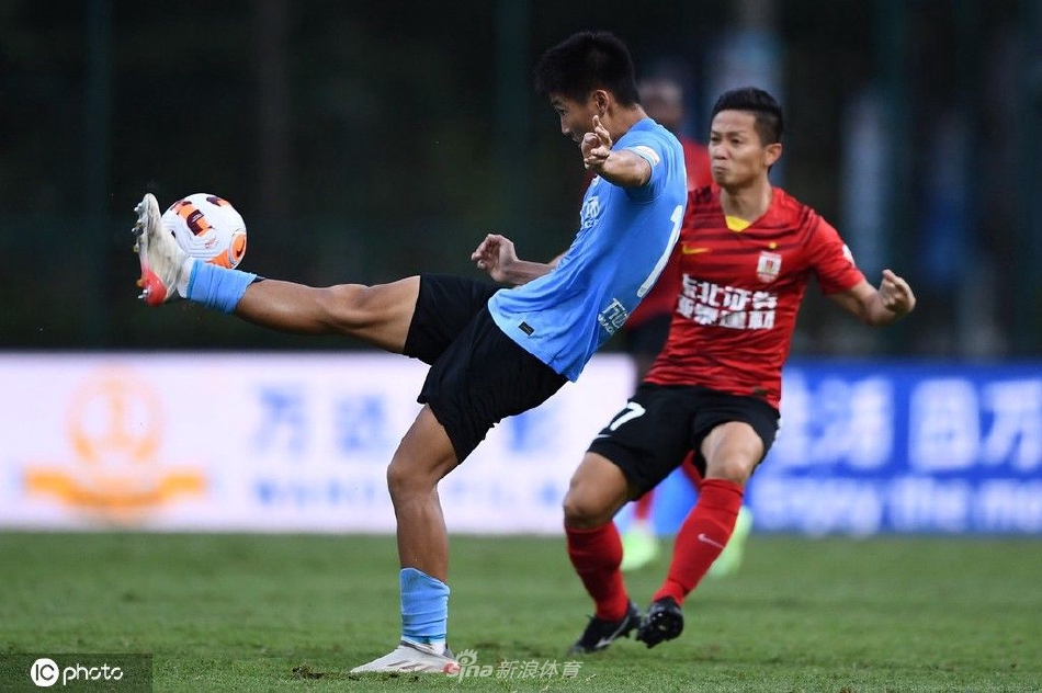 [中超]大连人2-2长春亚泰