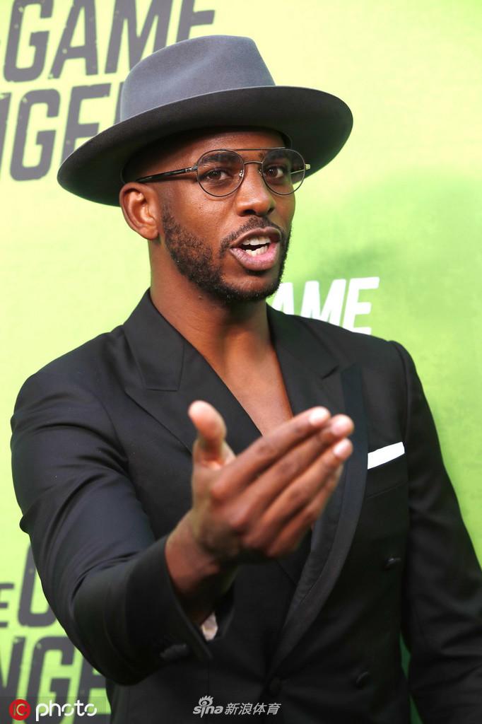 克里斯-保罗携爱妻亮相电影首映礼