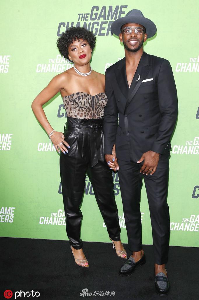 克里斯-保罗携爱妻亮相电影首映礼