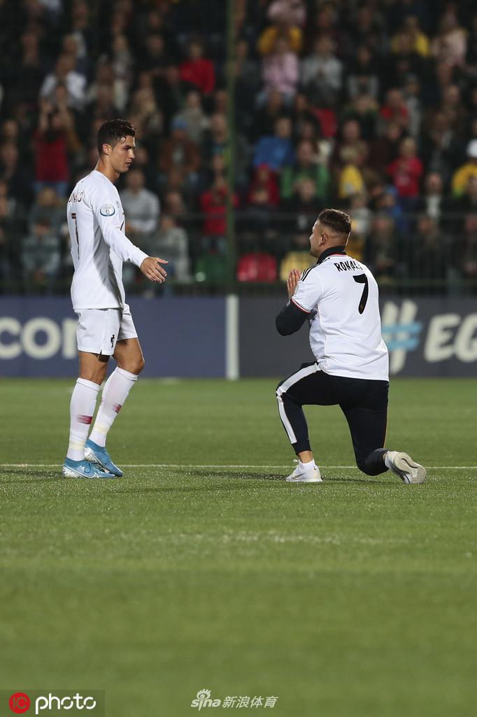 [欧预赛]立陶宛1-5葡萄牙 C罗上演大四喜
