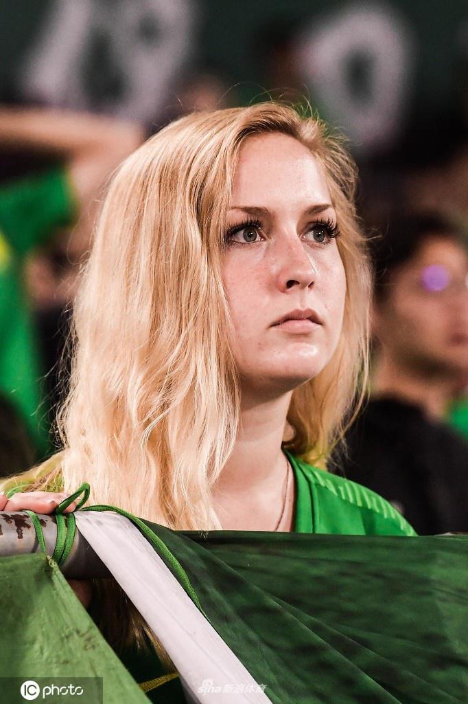 [盘点]北京国安美女球迷集 巧笑倩兮惹人心动