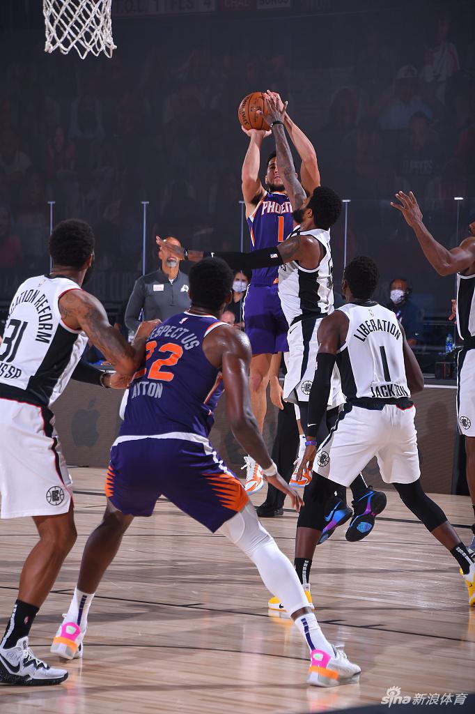 [NBA常规赛]太阳117-115快船 布克35分献绝杀