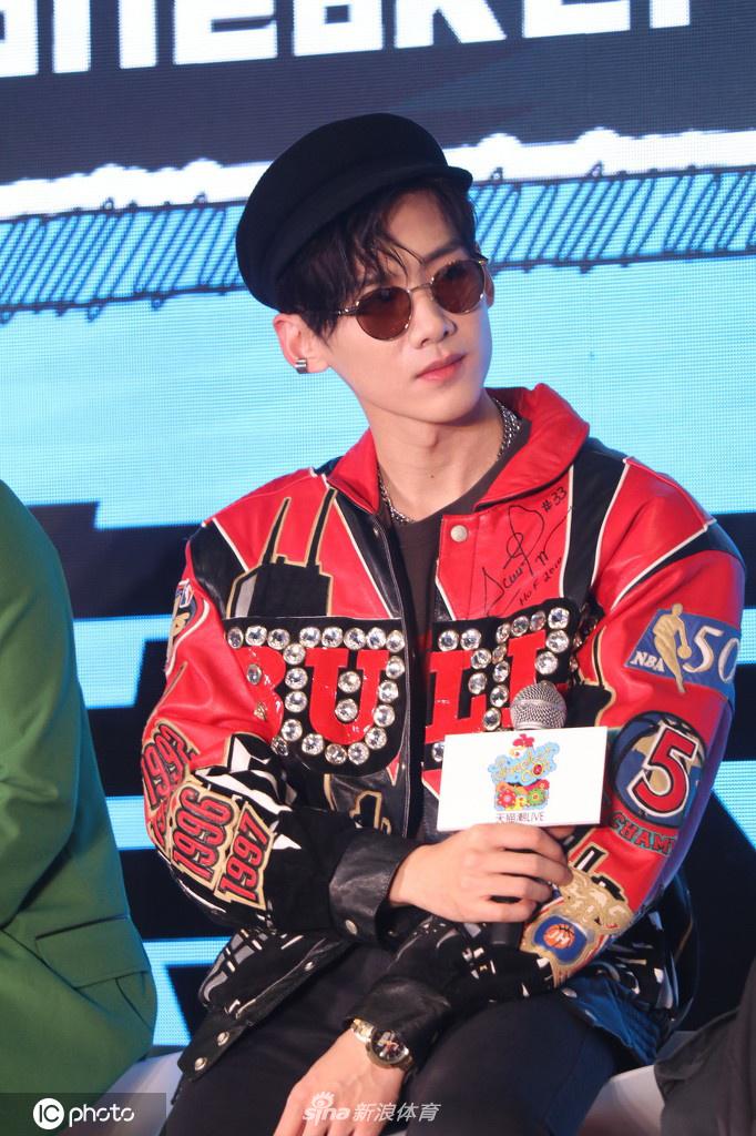 文体明星跨界合作 李娜白敬亭letme出席潮鞋展