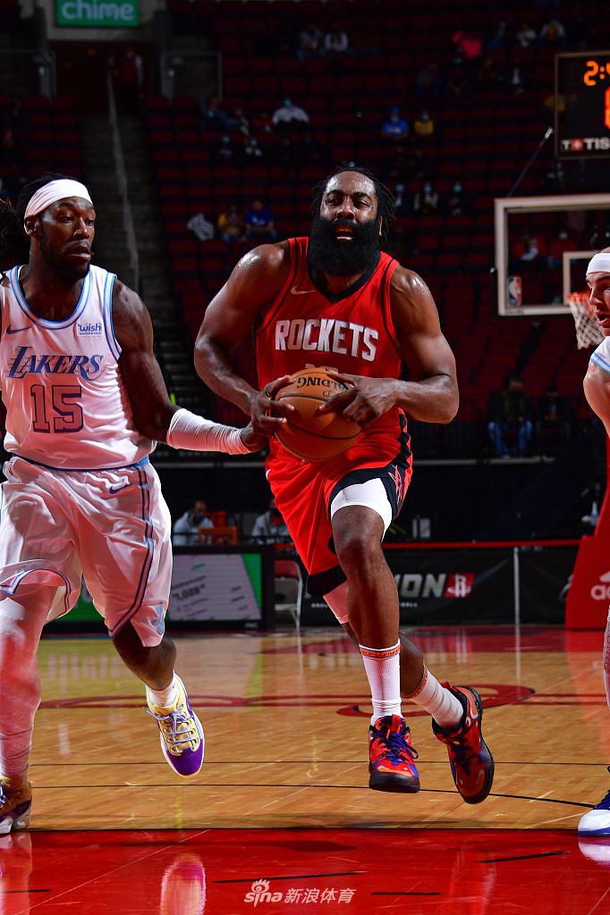 [NBA]湖人120-102火箭 詹姆斯18+7+7