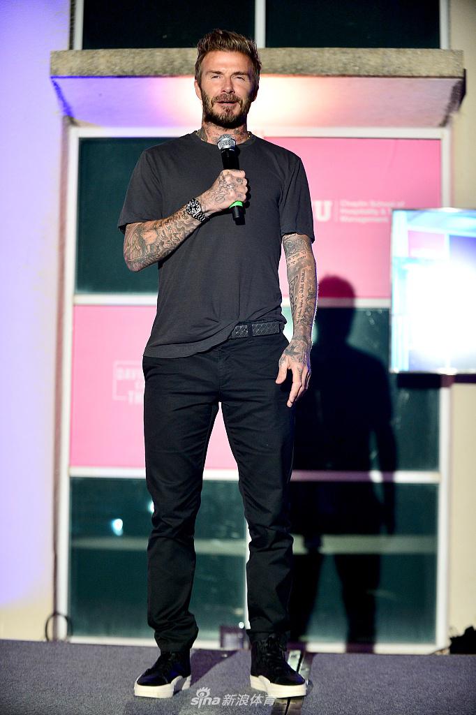 1 / 16 2021年3月11日,美国,大卫·贝克汉姆(david beckham)现身课堂