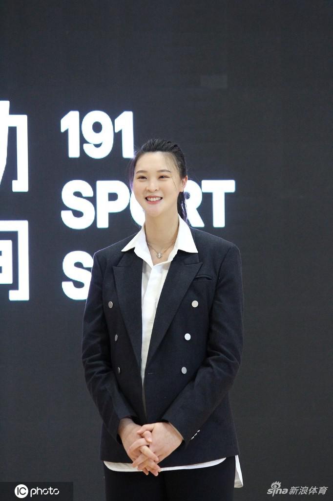 惠若琪怀孕后首次现身厦门 依旧元气满满