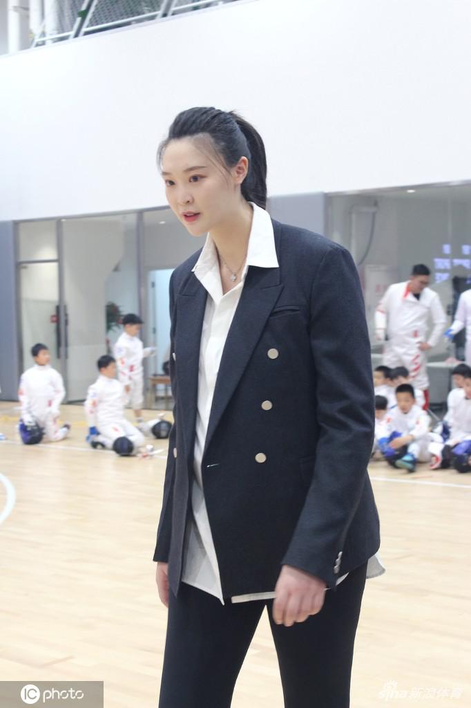 惠若琪怀孕后首次现身厦门 依旧元气满满