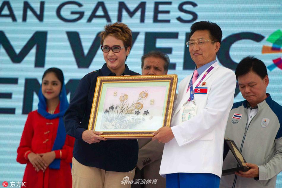 朝鲜选手升旗仪式激动落泪