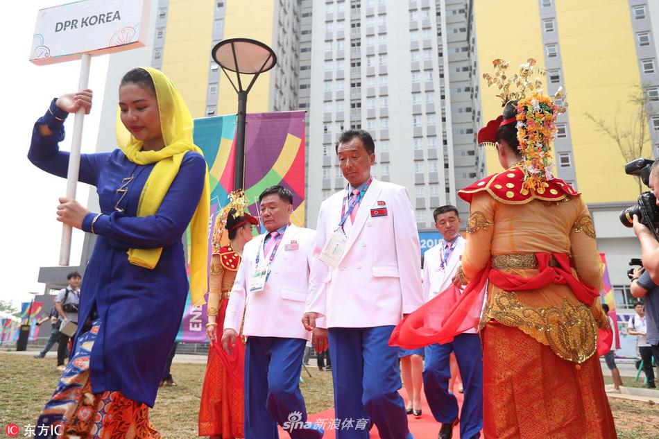 朝鲜选手升旗仪式激动落泪