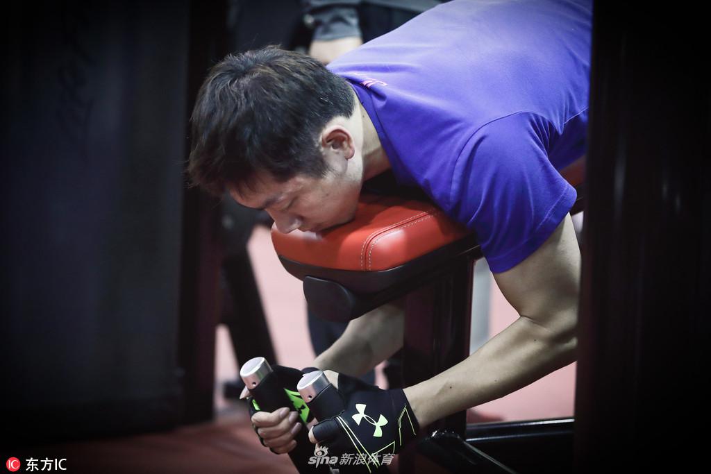 许昕现身上海体院 训练备战新年前最后一战