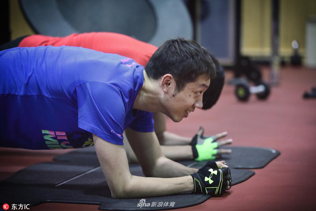 许昕现身上海体院 训练备战新年前最后一战