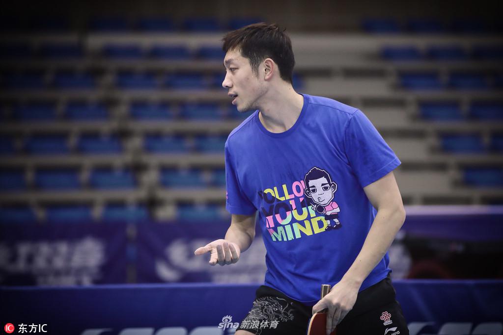 许昕现身上海体院 训练备战新年前最后一战