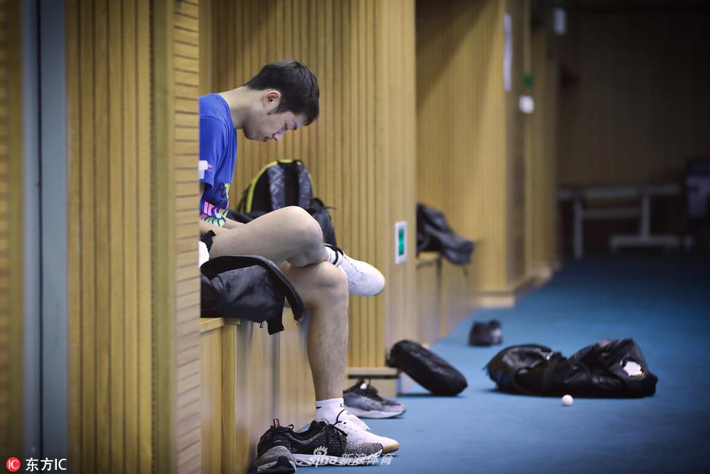 许昕现身上海体院 训练备战新年前最后一战