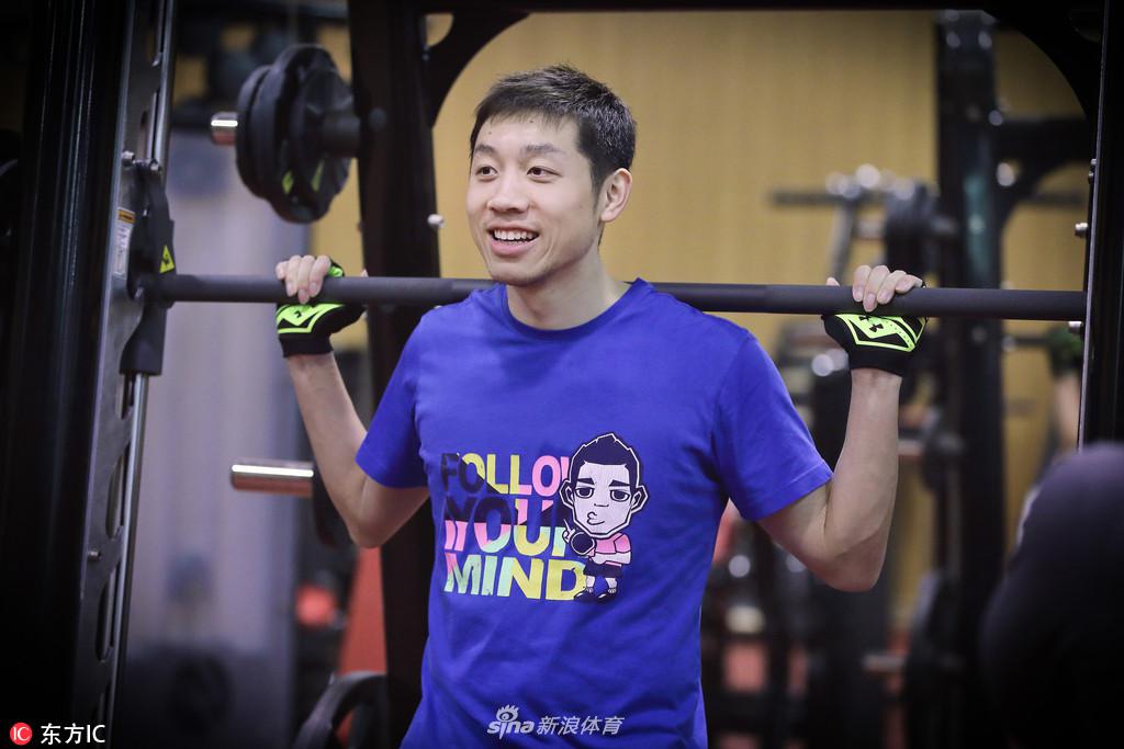 许昕现身上海体院 训练备战新年前最后一战