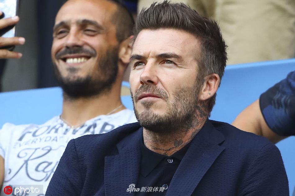 贝克汉姆与小七看台亲嘴