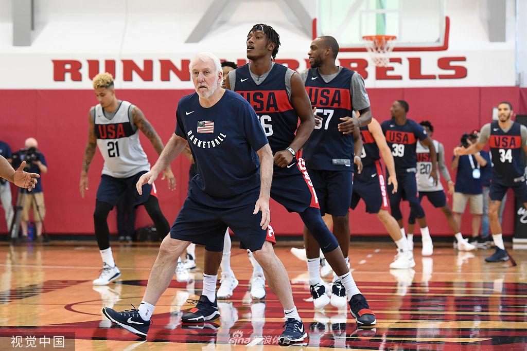 美国男篮训练波波维奇亲自上阵!这瑜伽动作太可爱了