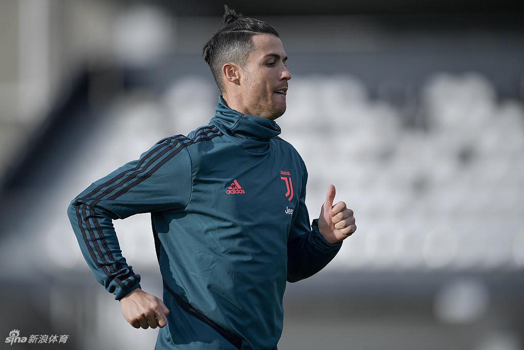 尤文训练备战意甲联赛c罗扎小辫全情投入