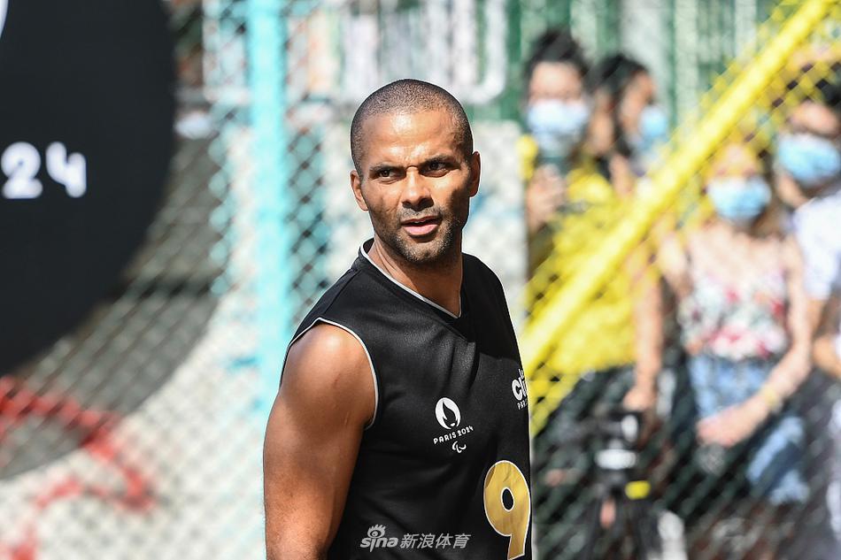托尼・帕克现身3X3篮球赛 为2024巴黎奥运会造势