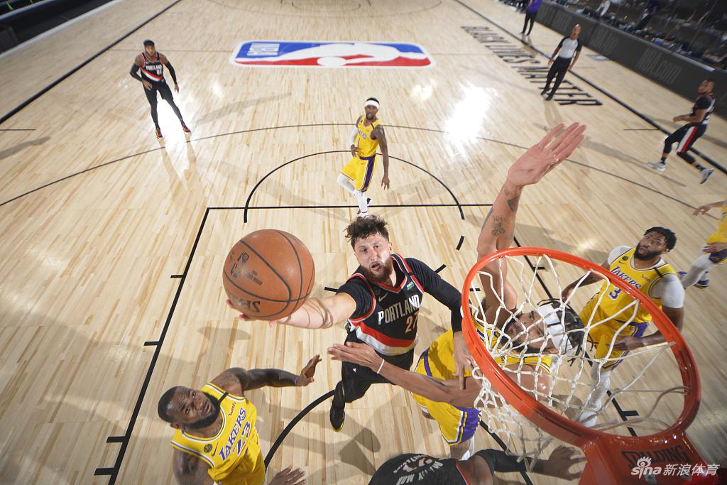 [NBA季后赛]开拓者100-93湖人 利拉德34分力压詹姆斯