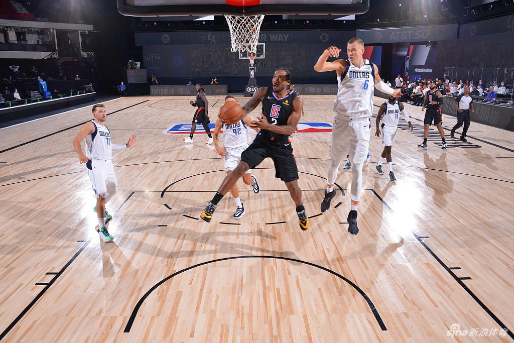 [NBA季后赛]独行侠127-114快船 东契奇28分总分1-1