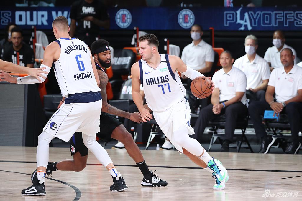 [NBA季后赛]独行侠127-114快船 东契奇28分总分1-1