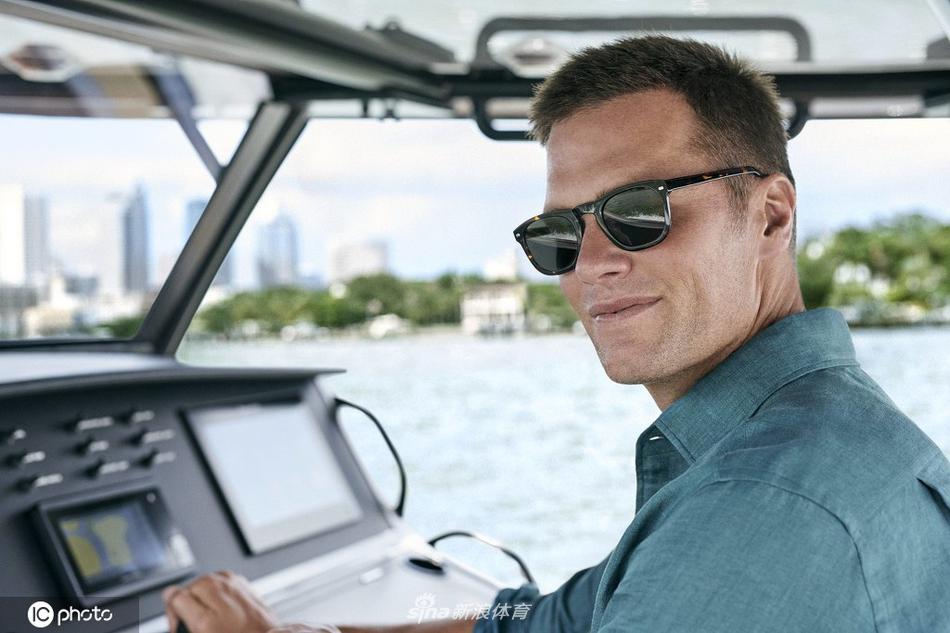 43岁型男汤姆-布雷迪写真大片魅力四射