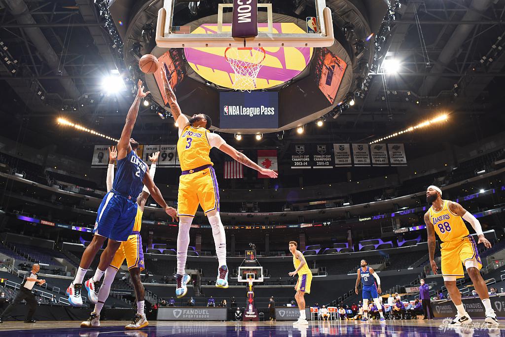 [NBA揭幕战]快船116-109湖人 泡椒33分力压詹姆斯